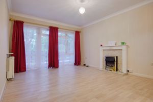 Lounge/Diner- click for photo gallery